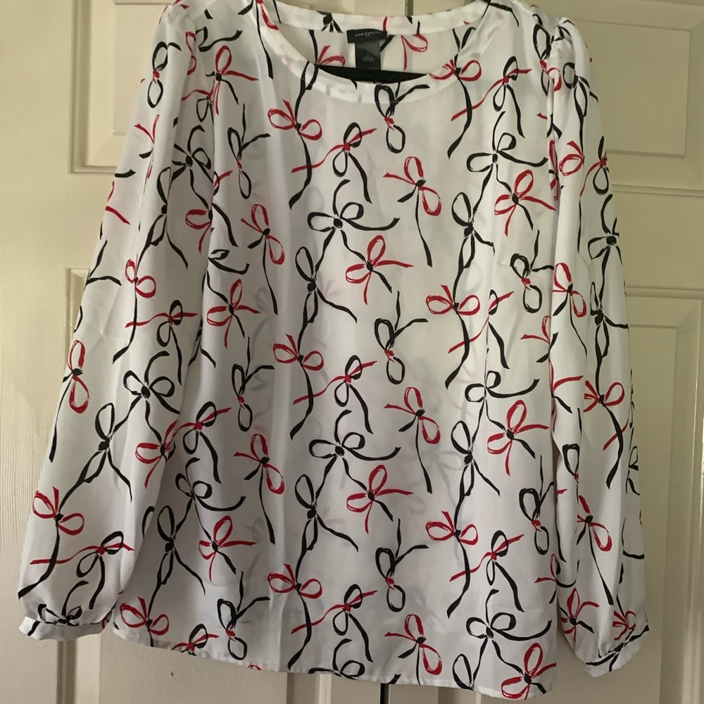 Ann Taylor beautiful flimsy blouse